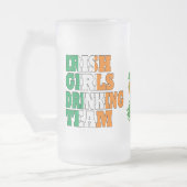 アイルランドの女子の飲みチーム フロストグラスビールジョッキ (左)