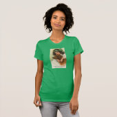 アイルランドの少女と彼女の犬 Tシャツ (正面フル)