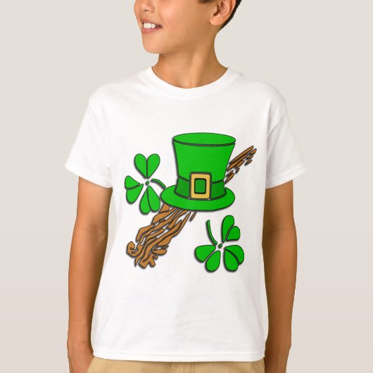 アイルランドの帽子およびシャムロック Tシャツ (正面)