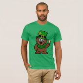 アイルランドの旗を持つSt patricks dayのワイシャツ|ヒグマ Tシャツ (正面フル)