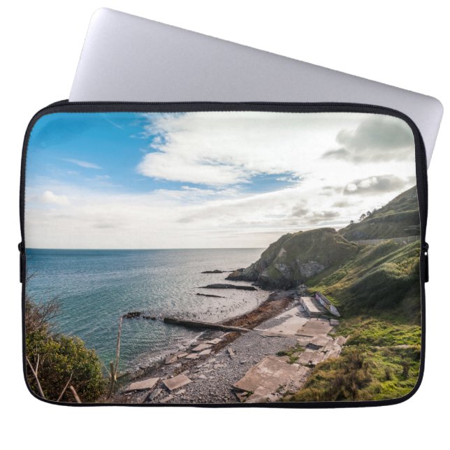 アイルランドの海岸線ビュー ラップトップスリーブ (正面)