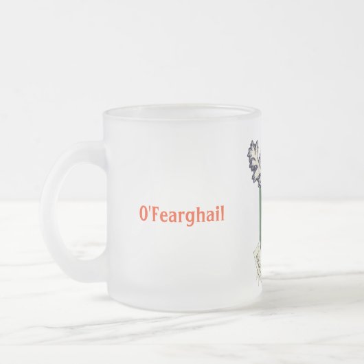 アイルランドの紋章付き外衣のFarrellの一族 フロストグラスマグカップ (左)