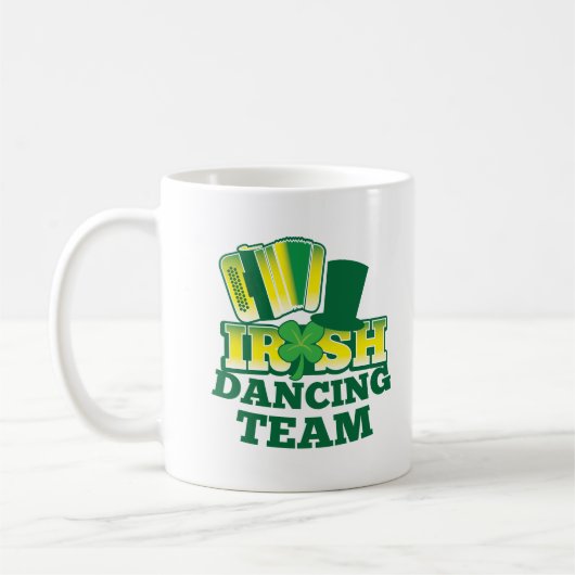 アイルランドの踊りのチーム コーヒーマグカップ (左)