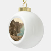 アイルランドの郡クレアのモハーの崖 セラミックボールオーナメント (右)