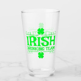 アイルランドの酒飲みチーム、ラッキー、シャムロック、グリーンビール、 タンブラーグラス