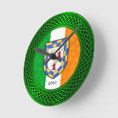 アイルランドシャムロック国旗 – Doyle ラウンド壁時計 (傾斜)