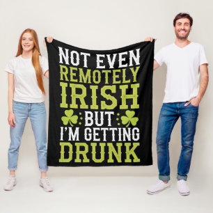 アイルランド人ではないけど酒を飲んでる セントパトリックデー フリースブランケット
