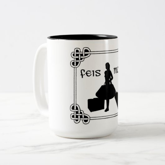 アイルランド人のダンスのケルト結び目模様のFeisのお母さん ツートーンマグカップ (正面左)