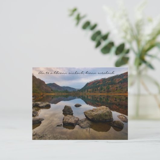 アイルランド写真川シーンとゲール引用文 ポストカード (スタンド正面)