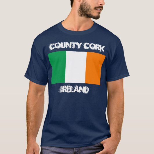 アイルランド国旗が付いたアイルランドのコーク郡 Tシャツ (正面)