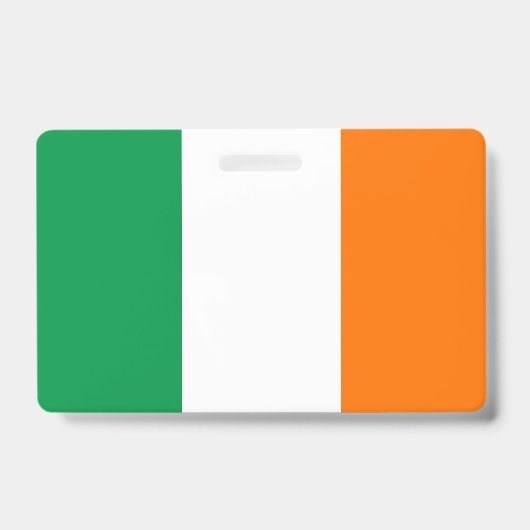 アイルランド国旗が付いた名前バッジ バッジ (正面)