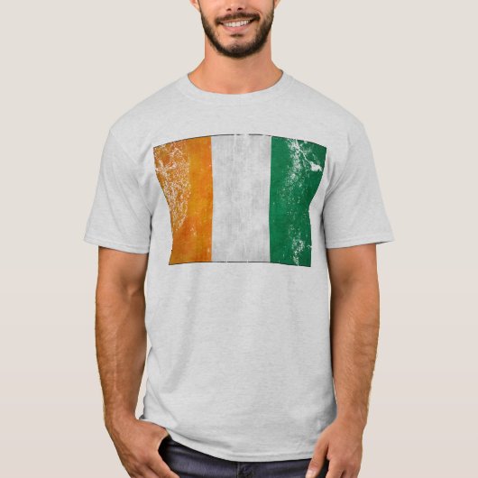 アイルランド国旗のクローバーTシャツ（ダメージ加工） Tシャツ (正面)