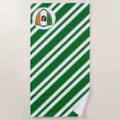 アイルランド国旗のコートを着た腕ビーチタオル ビーチタオル (正面)