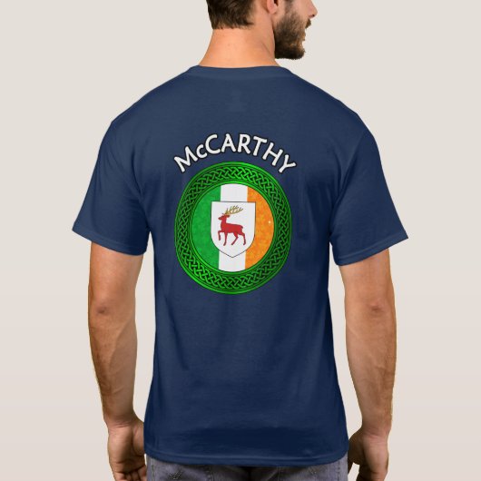 アイルランド国旗のシャムロックケルト結び目模様- McCarthy Tシャツ (裏面)