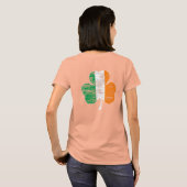 アイルランド国旗のシャムロ動揺してック Tシャツ (裏面フル)