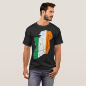 アイルランド国旗の地図お土産アイラ動揺してンドアダルト Tシャツ (正面フル)