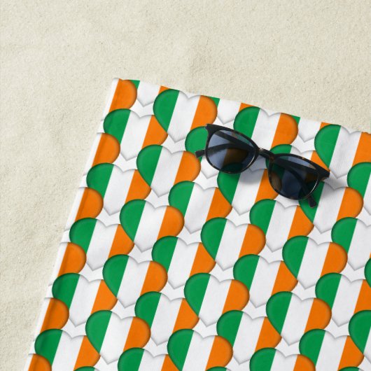 アイルランド国旗の色ハート愛国的 ビーチタオル (インサイチュ)