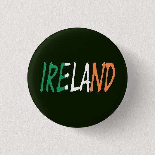 アイルランド国旗のpbcnに重ねられたアイルランド 缶バッジ (正面)