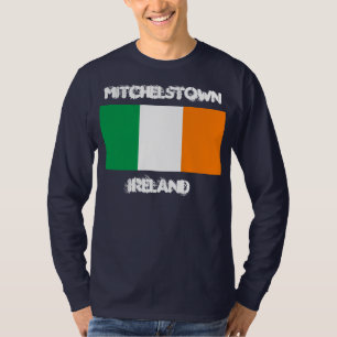 アイルランド国旗を持つミッチェルスタウン(アイルランド) Tシャツ