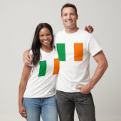 アイルランド国旗を持つTシャツ Tシャツ (ユニセックス)