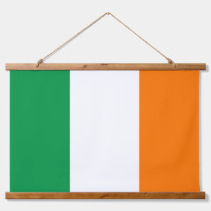 アイルランド国旗を掲げたウォールタペストリー 吊り下げ型タペストリー