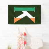 アイルランド国旗(v) bnrcntにオーバーレイされたKモノグラム 横断幕 (インサイチュ)