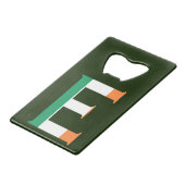 アイルランド国旗bocntにオーバーレイされたEモノグラム クレジットカード栓抜き (正面アングル)