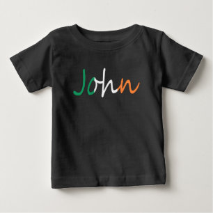 アイルランド国旗iccntに重ねられたすべての名前 ベビーTシャツ