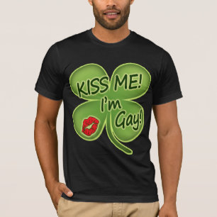 アイルランド語は私によってが陽気である私に接吻します Tシャツ