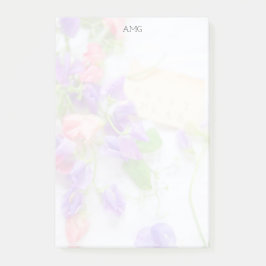 アイレット生地の上の甘いエンドウ ポストイット