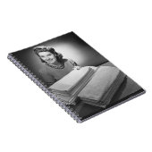 アイロンをかけられた麻布およびタオル ノートブック (右側)