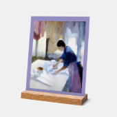 "アイロンをかける女性" アクリルサイン (傾斜)