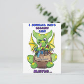 アイ・シュルズ・ギット・ビッガー・ジャーかわいいベビー・ドラゴン ポストカード (スタンド正面)