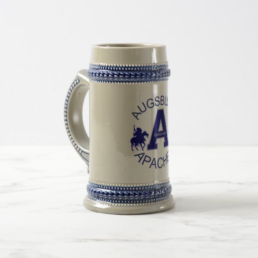 アウグスブルクのアメリカの高等学校の学校代表のビールのジョッキ ビールジョッキ (正面左)