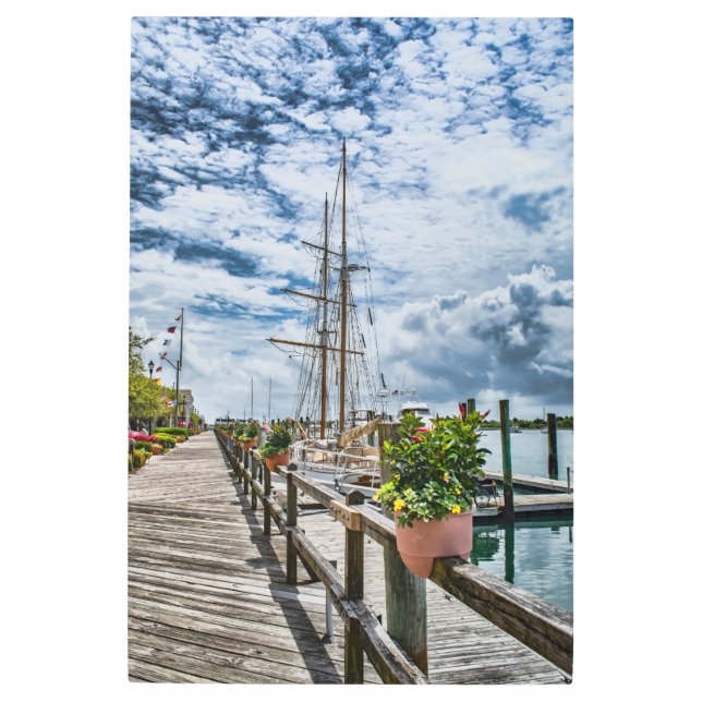 アウターバンクスNCボーフォートボードウォークマリーナシーニック メタルプリント (正面)