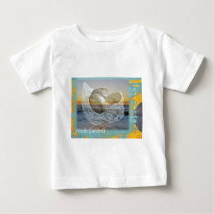 アウターバンクスNorth Carolina Seashell & Surf ベビーTシャツ