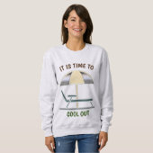 アウトクールチリラックスルビーチチェアめい想Tシャツ スウェットシャツ (正面フル)