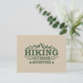 アウトドアでのハイキングハイキングの冒険 シーズンポストカード (スタンド正面)