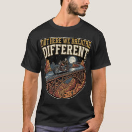 アウトドアで生きるバイカーTシャツ Tシャツ