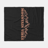 アウトドアの山岳地帯の雰囲気アドベンチャー フリースブランケット (正面(横))