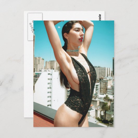 アウトドアの街の黒いランジェリーの屋根の上の写真 ポストカード (正面/裏面)