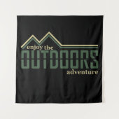 アウトドア楽しむハイキングアドベンチャー タペストリー (正面)
