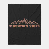 アウトドア・マウンテン・バイブス・アドベンチャー フリースブランケット (正面)