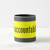 アカウンタビ得ティ – 黄色と黒のレタリング マグカップ (中央)