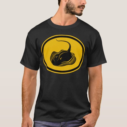 アカエイ Tシャツ (正面)