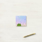 アカガエルが草のトンボから覗き込む ポストイット (デスク上)