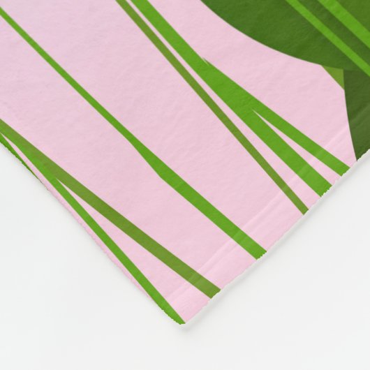 アカガエルが草のトンボの女の子を覗き込む フリースブランケット (角)