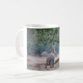 アカシアの木に届くゾウ コーヒーマグカップ (正面左)
