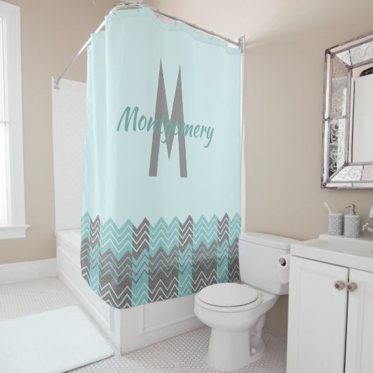 アクアとグレーシェブロンモノグラムのシャワーカーテン シャワーカーテン (インサイチュ)