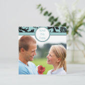 アクアの背景にブラックダマスクの結婚式お知らせカード 招待状 (スタンド正面)